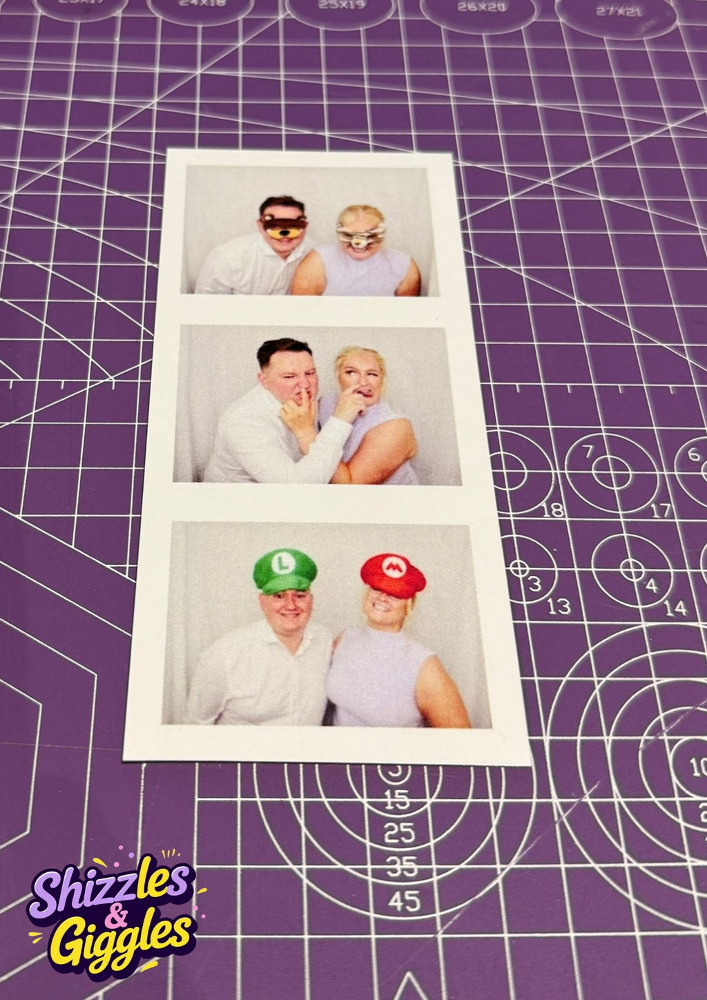 Photobooth style magnets