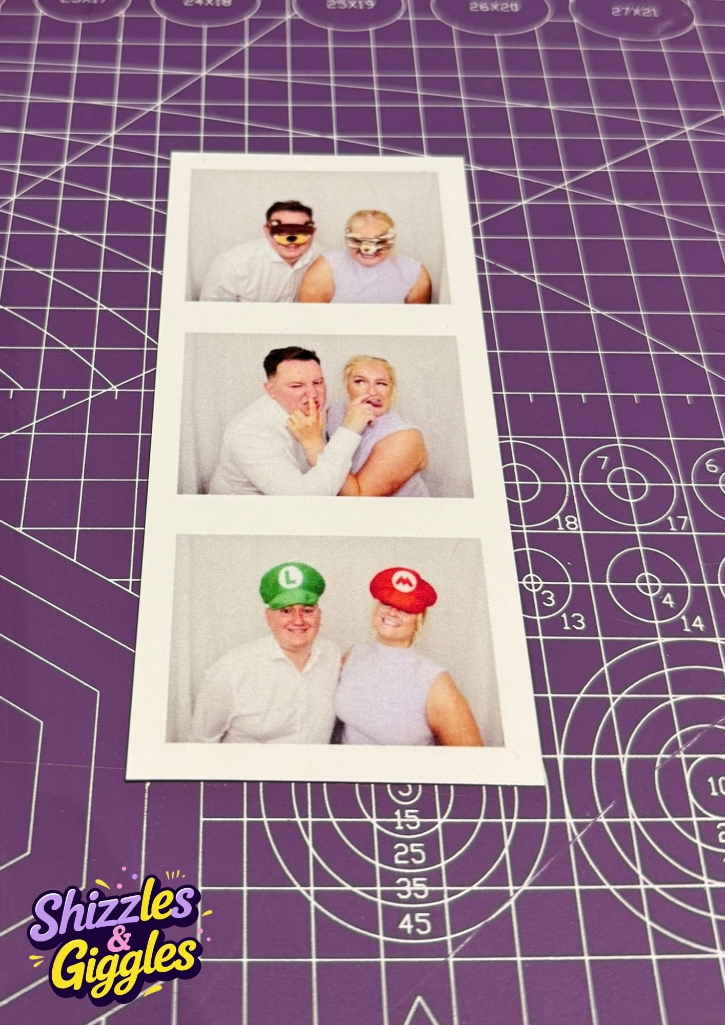Photobooth style magnets